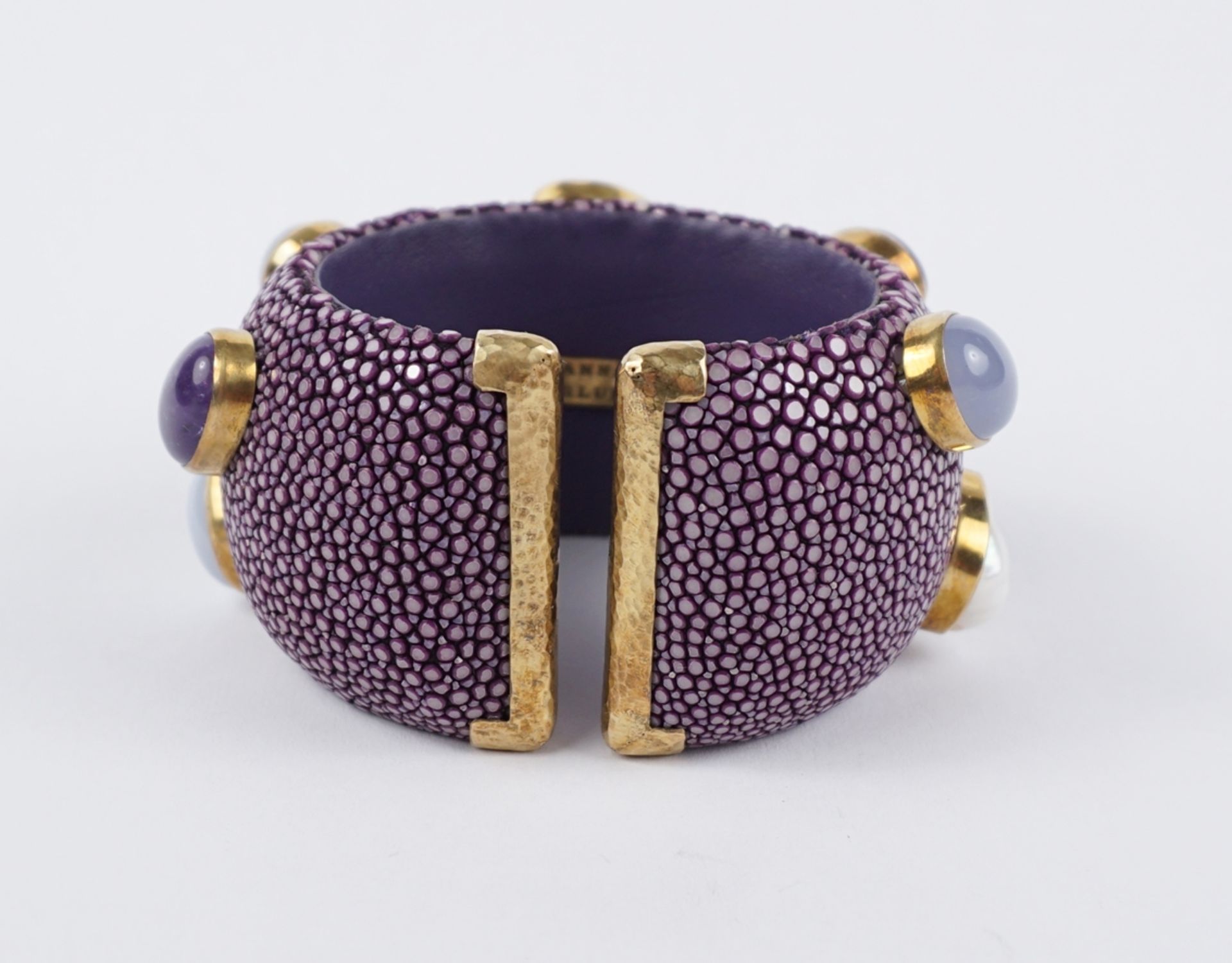 Shagreen cuff bracelet in plum violet, from the Caraboque collection by Anna Blum - Image 3 of 5