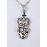 Totenkopf-Anhänger mit Krone an Ankerkette, 925er Silber, Gew.5,78g