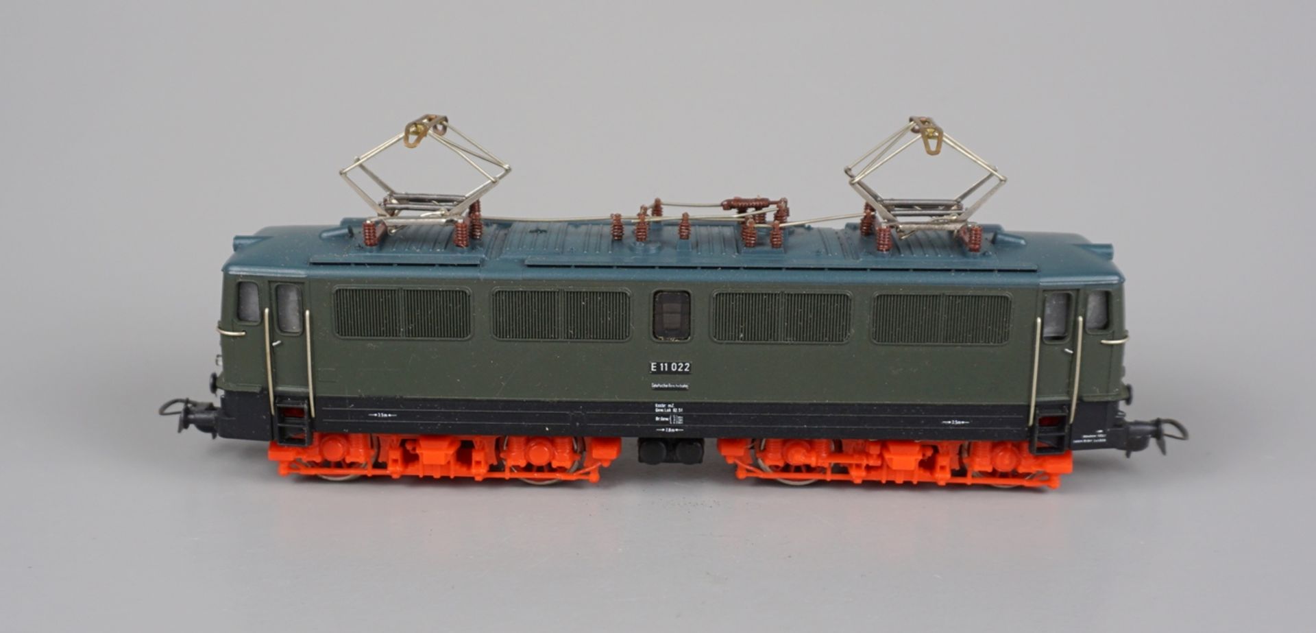 PIKO DR E11 Electric Express Locomotive, H0