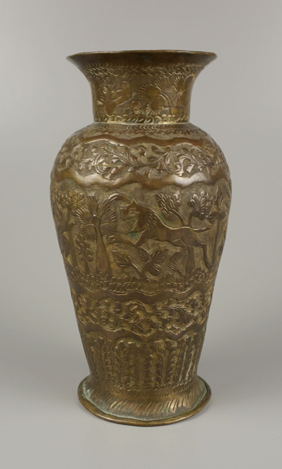 Vase, Persia, brass with circulating hunting scene, around 1920