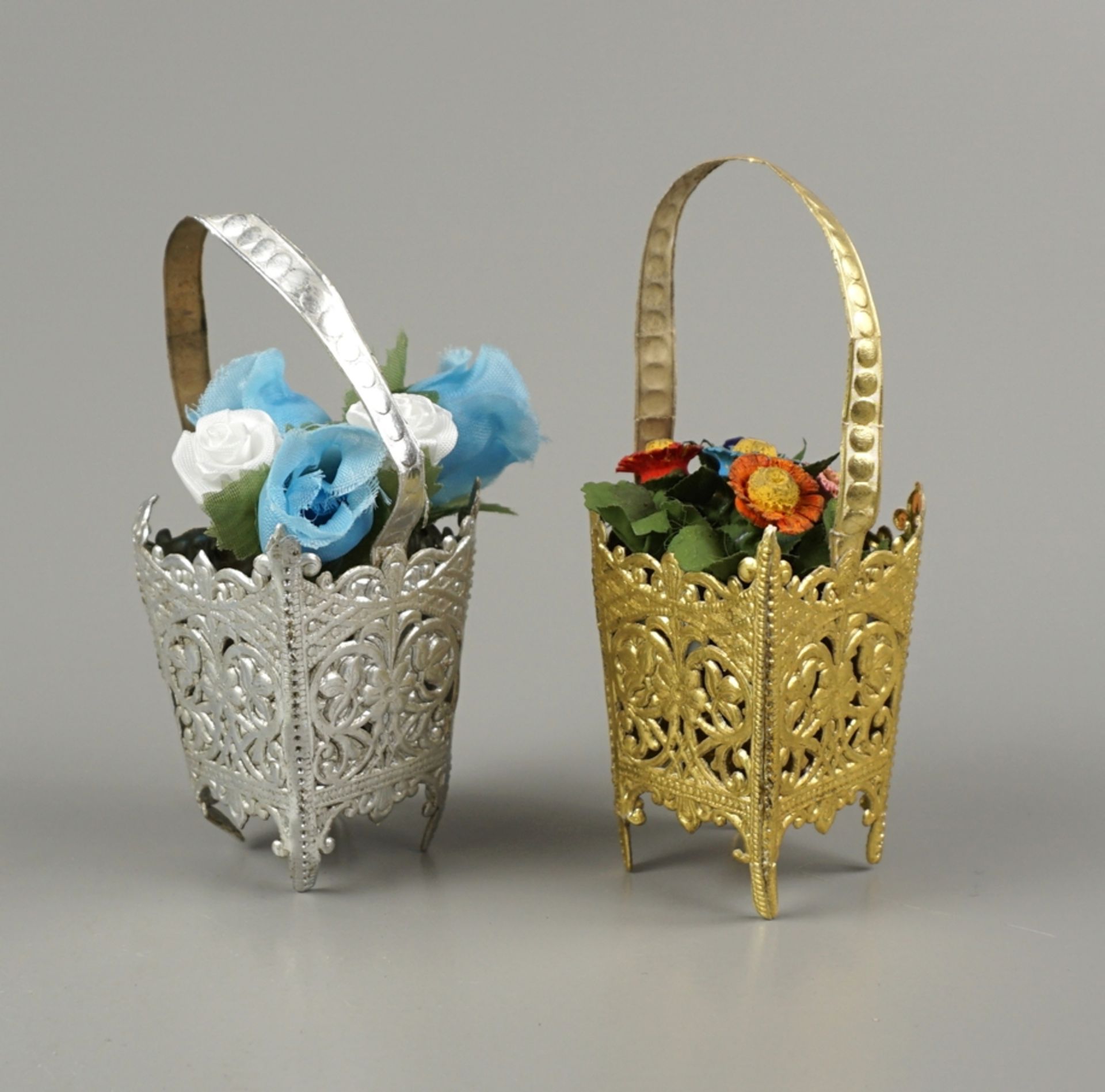 Christmas tree decoration, Dresden cardboard, 2 baskets with flowers