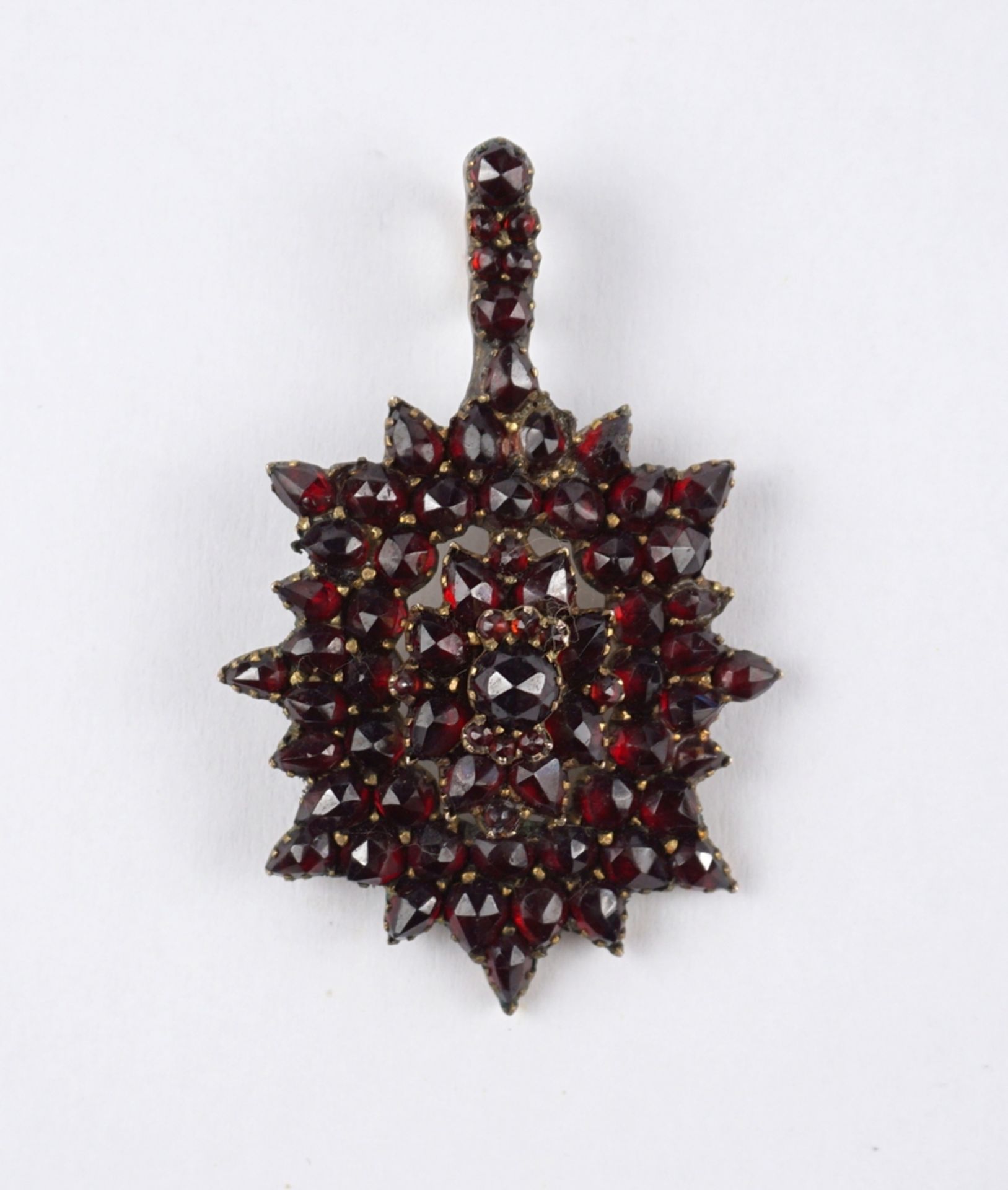 Garnet pendant, Bohemia around 1890