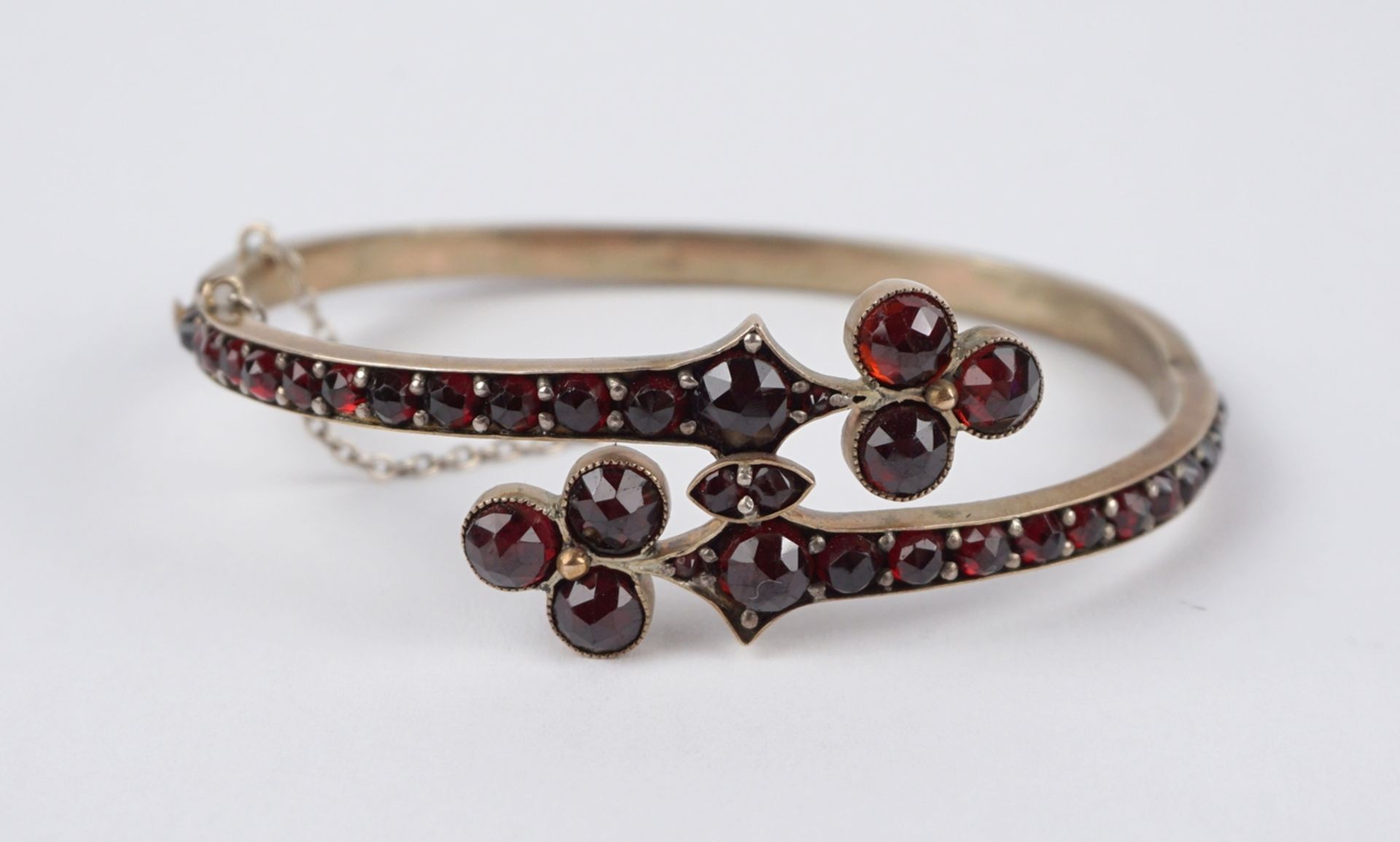 Garnet bangle, Bohemia, around 1890