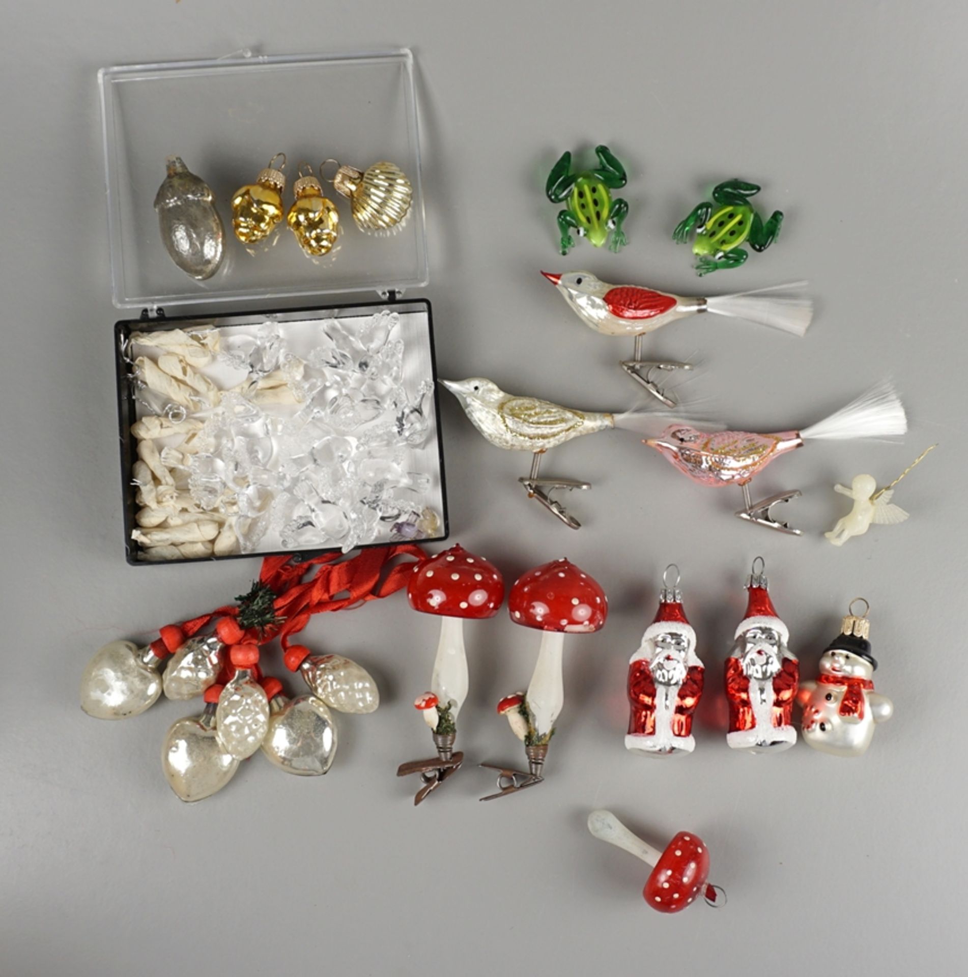 Mixed lot of christmas tree decorations, partly Lauscha glass, 20th c.