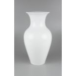 Chinesische Vase, groß, Entwurf Johannes Henke für KPM Berlin, 1970er Jahre, H.33cm