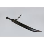 Schwert, Iran, Holzgriff mit verzierten Unterlegplatten, Klinge mit einer länglichen Vertiefung, G