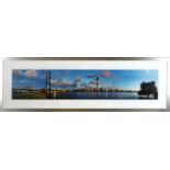 Düsseldorf, Sicht auf die Stadt, Fotografie, Lichtmaße: 25,5 x 120 cm, im Pass., verglast, gerahm