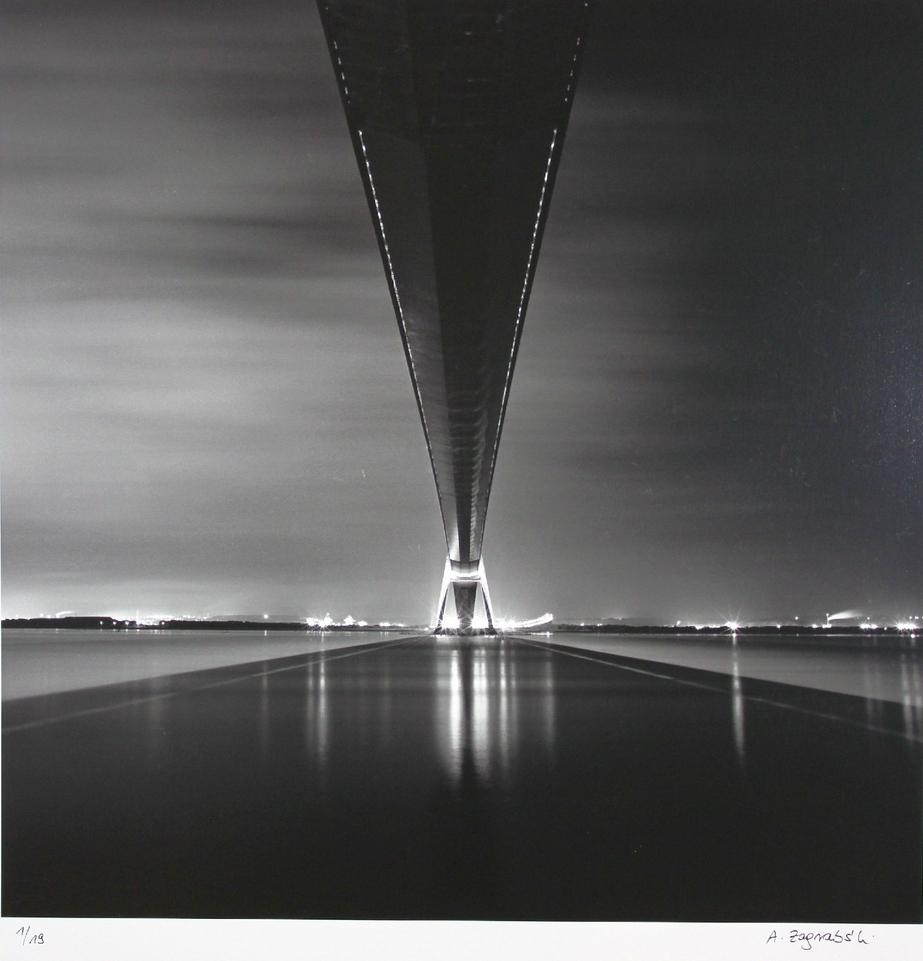 Arkadius Zagrabski (deutsch, 1959), Pont de Normandie at Night, Frankreich, 2010, Fotografie, sig.<