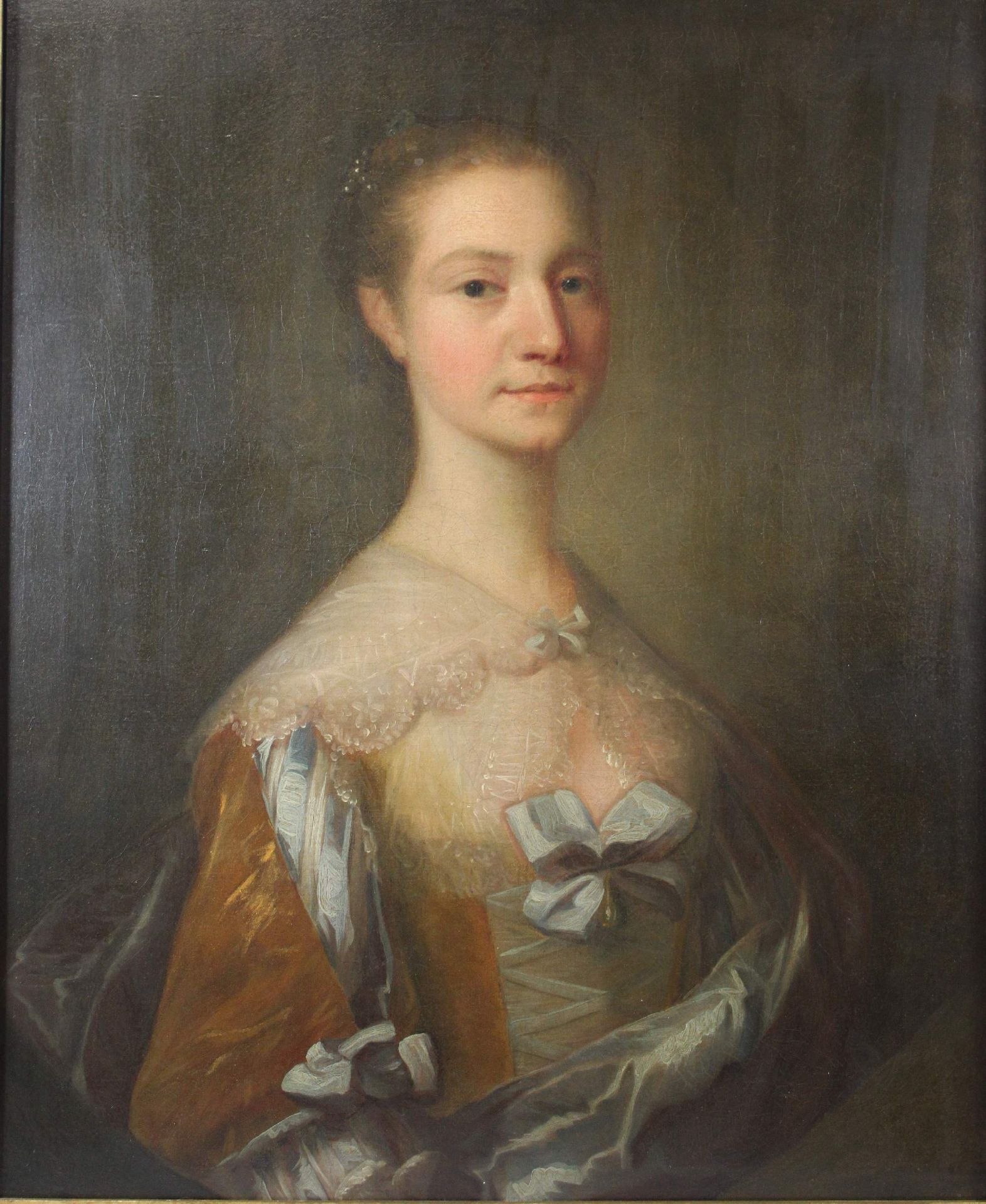 Anonymer Künstler 18. Jh., Porträt einer jungen Frau, Öl a. Lwd., unsign., Maße: 76 x 64, gerah