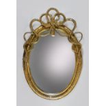 Paar Spiegel, im Stile Louise XVI., 20. Jh., Stuckornamentik, gefasst und vergoldet. Maße: 95 x 63