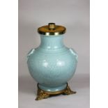 Celadon Vase als Lampe montiert, Porzellan, China, Qing-Dynastie, blaue Marke Kaisers Qianlong unte