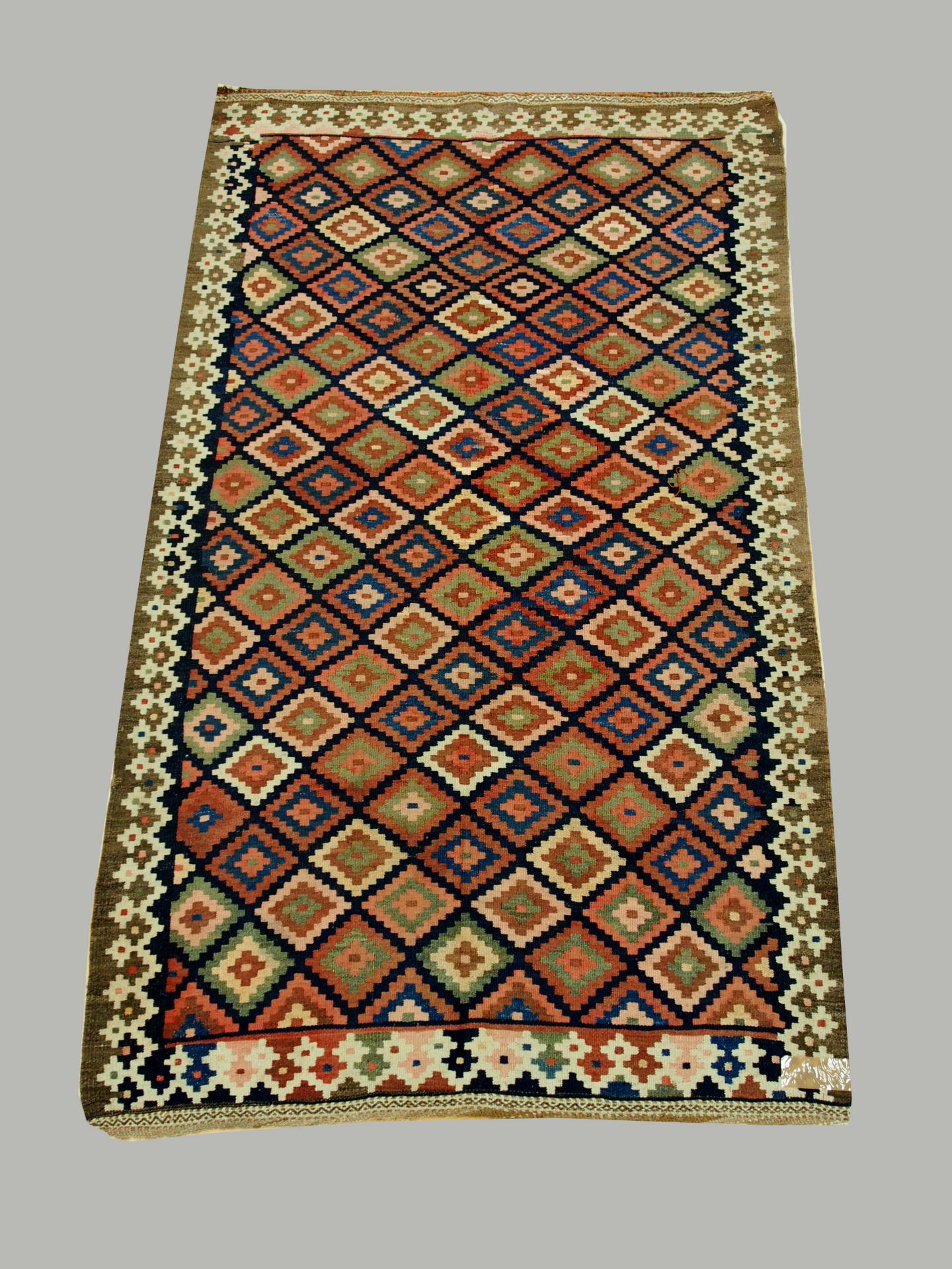 Tekab-Kelim, um 1920, 235 x 138 cm, Zustand B/C