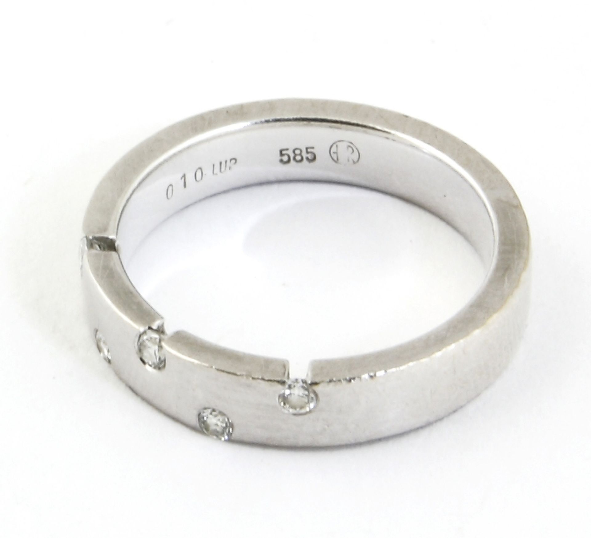 Ring, 585er WG. mit fünf kleinen