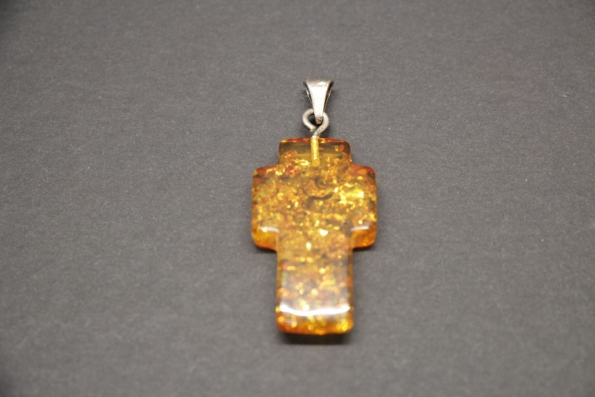 Bernstein / Amber Kreuz Anhänger mit Silberöse Maße:4,5 x 2cm