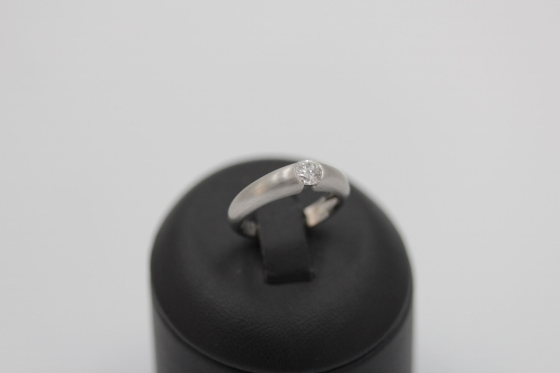 750/18kt. WG Ring mit Brillant 0,50ct. RW:16,6mm