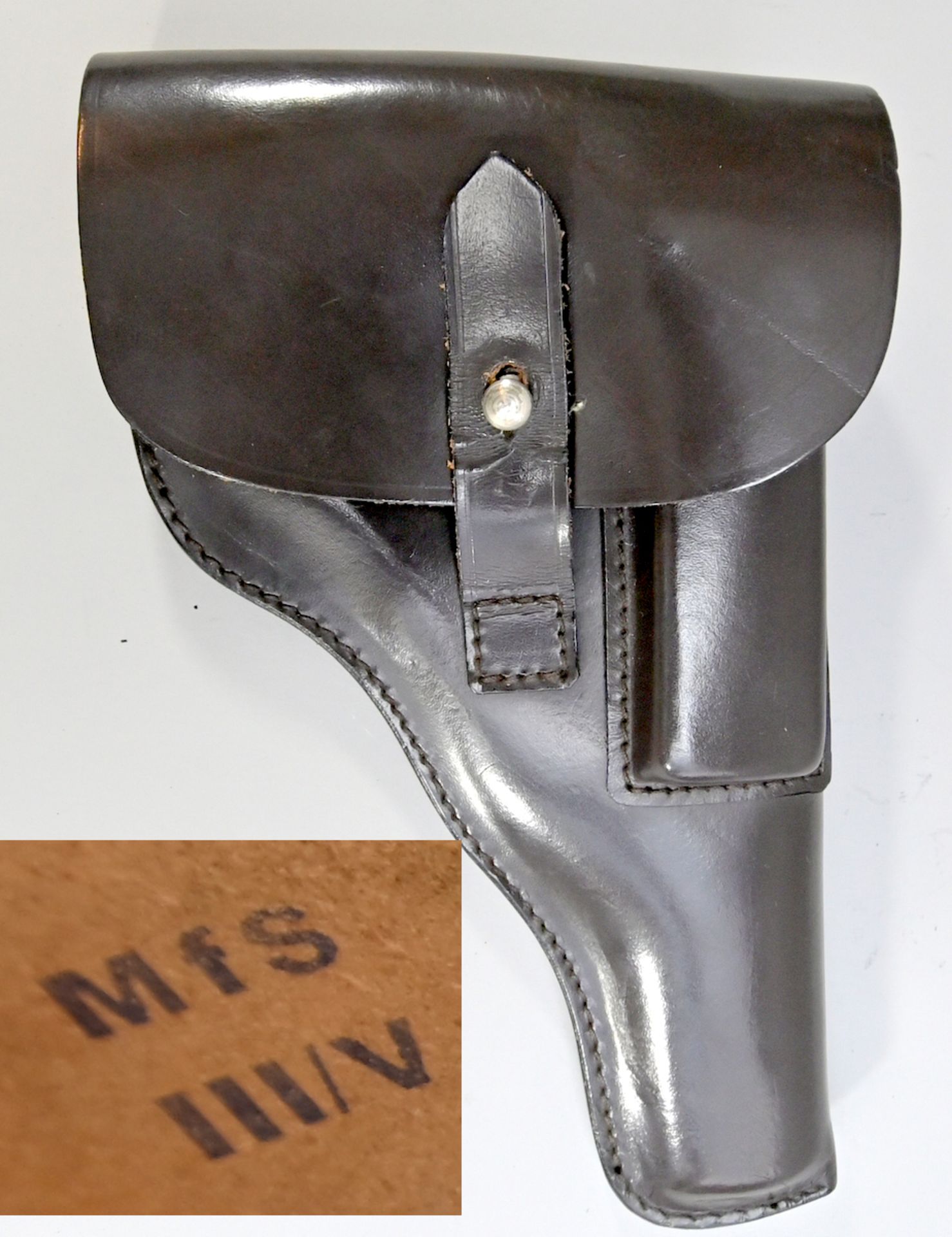 Pistolentasche, 2.H.20.Jh., derbes braunes Leder, innen gestempelt MfS III / V, L 25 cm