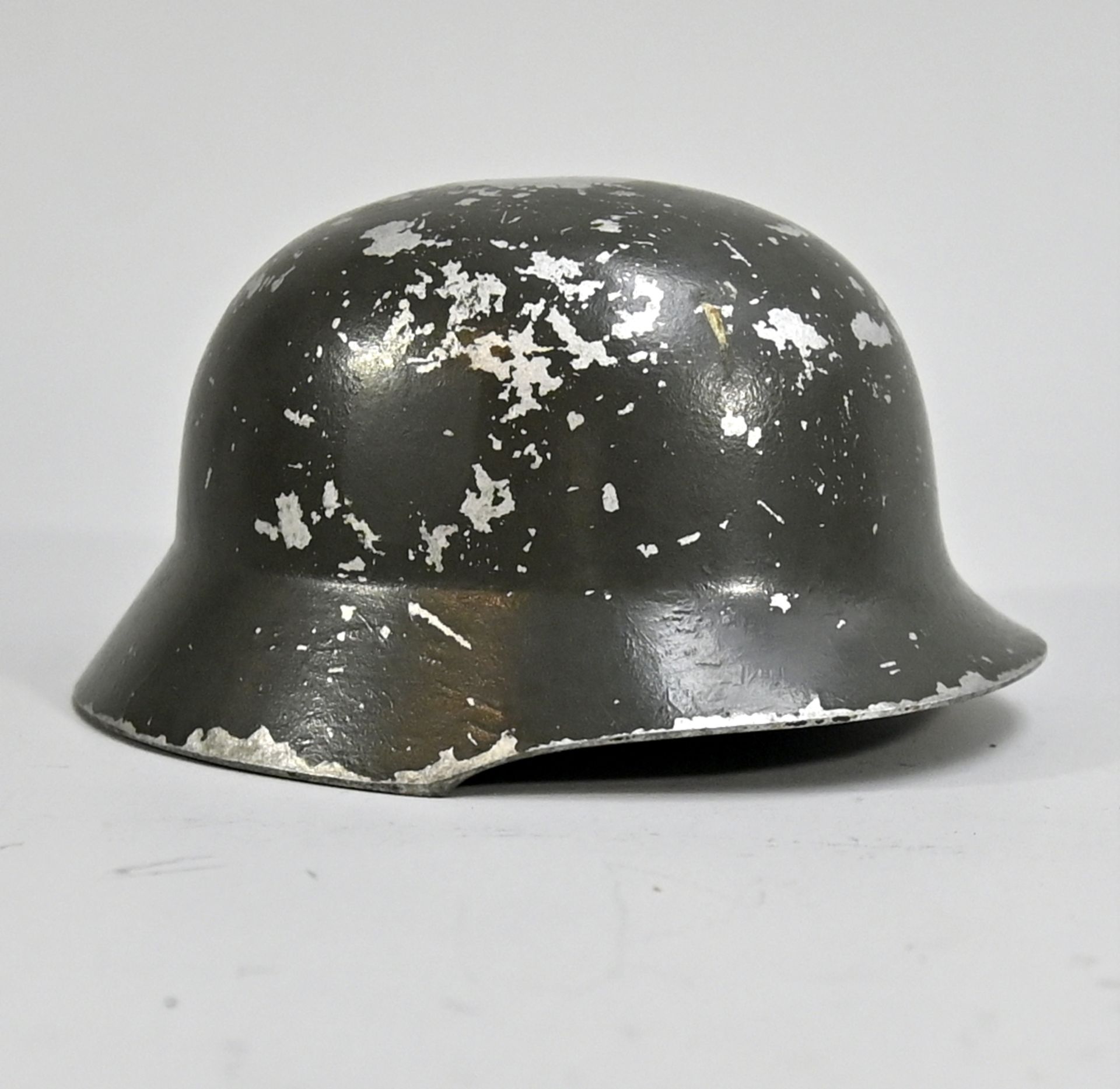 Miniatur-Stahlhelm, NS-Zeit, Metallguss, Zeichen links teilw. Berieben, L 10 H 5 cm