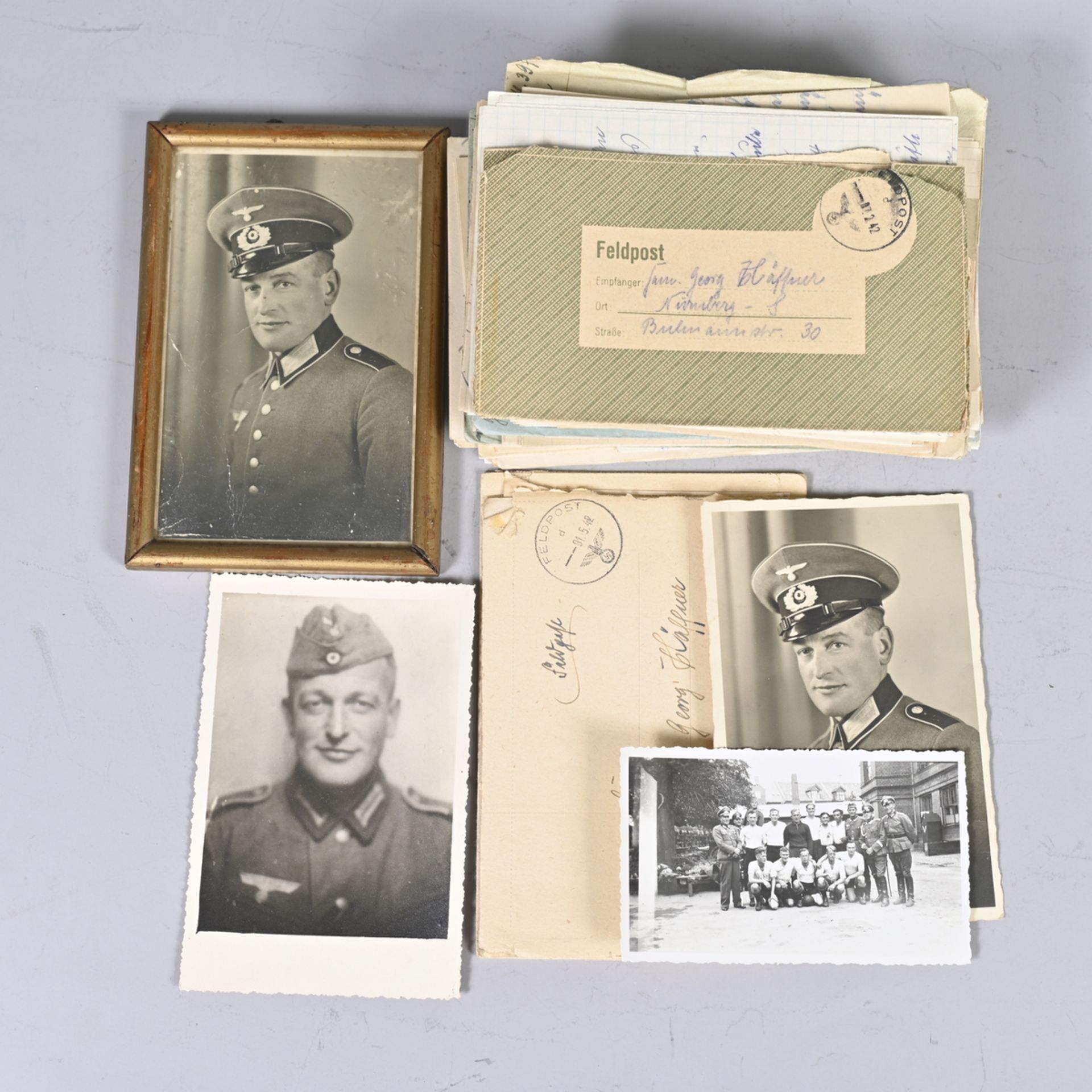 Konvolut Feldpostbriefe 1941/42, Uffz. H. an Vater und Mutter, fast alle ohne Umschlag, dazu 4