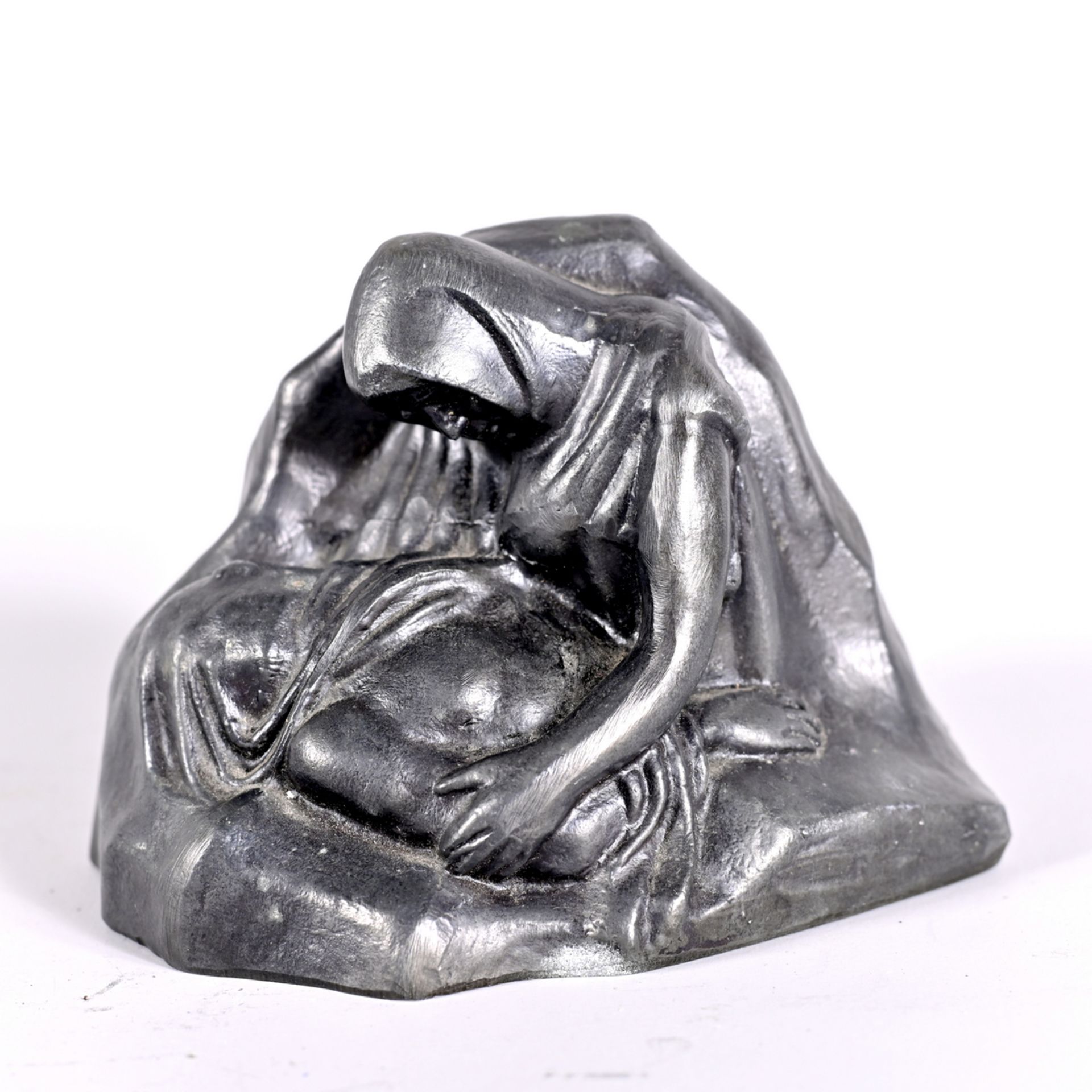 Ernst Barlach (1870-1938, dt. Bildhauer), Nachguss, "Trauernde", Metall-Hohlguss bronziert,