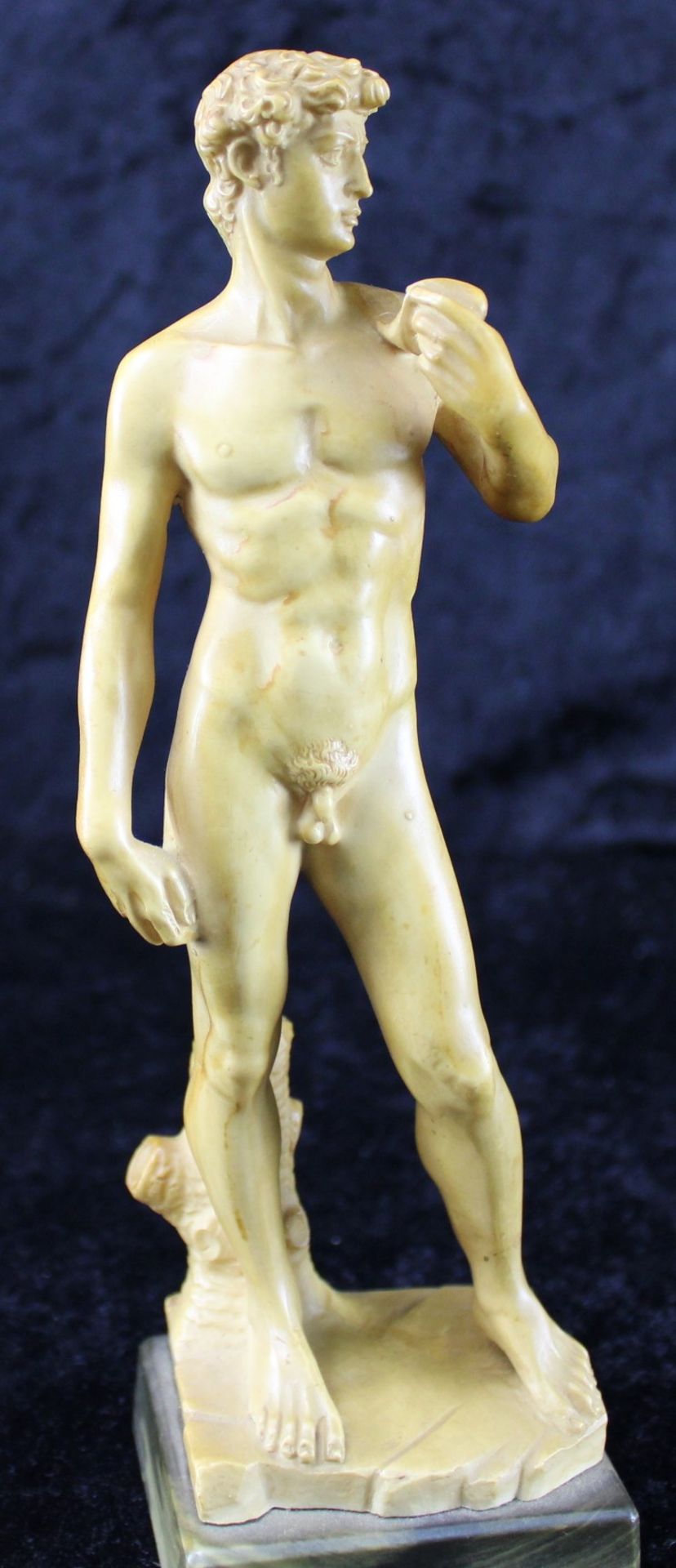 Kleine Skulptur des David nach Michelangelo, Kunstguss, h: 23 cm, b: 6,5 cm, 2.H.20.Jhdt.<br