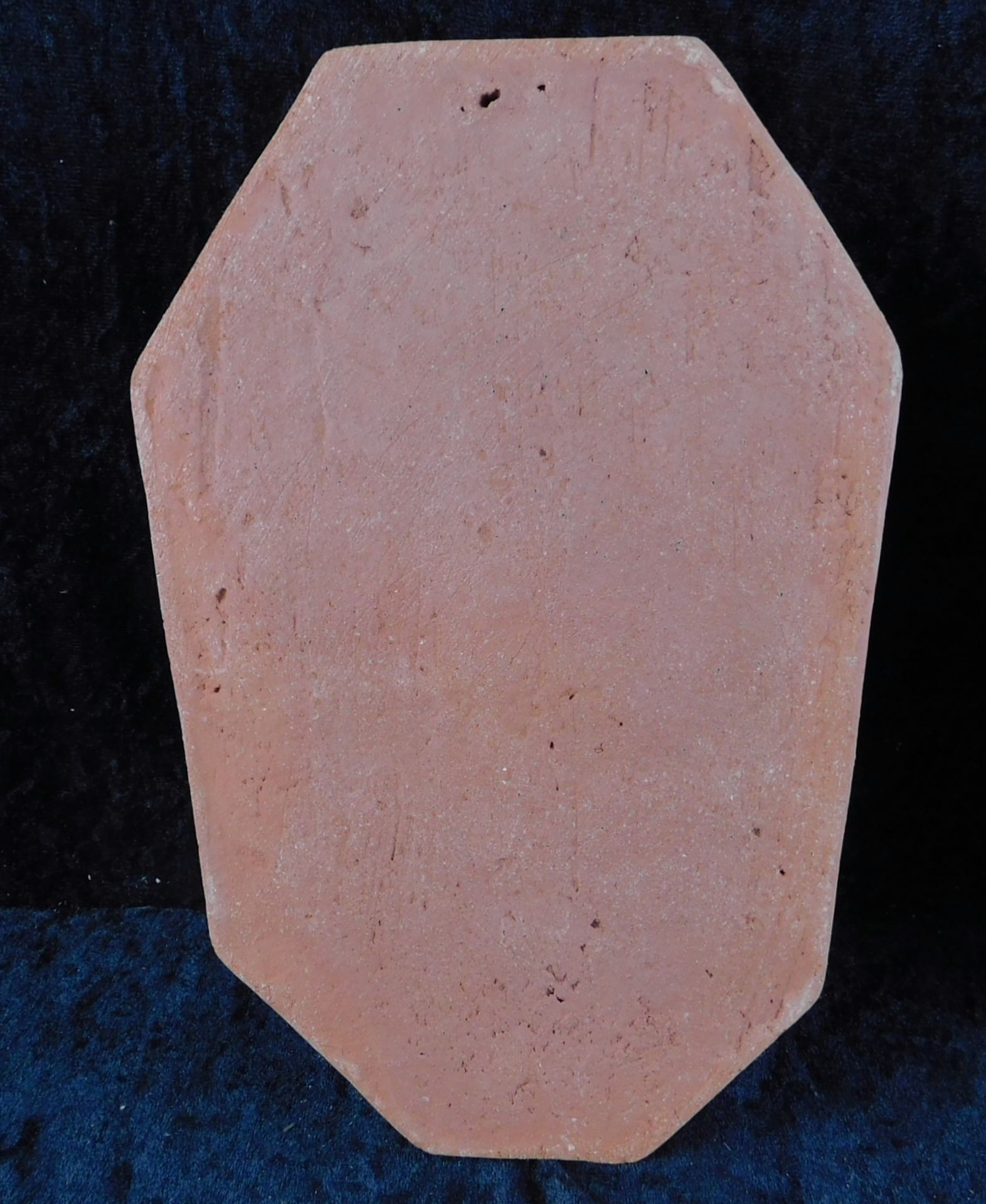 Terracotta Kacheln, französche Lilie, 6 Stück, 2.H. 20. Jhdt., 27 x 18 cm - Image 2 of 2