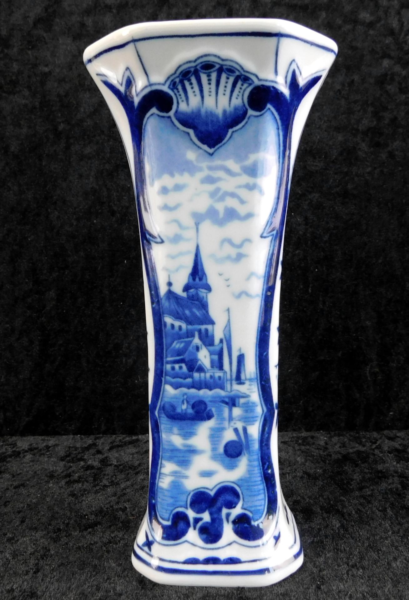 Vase, Porzellan, Städteansichten in Delfter Blau, Dekor 500, 2.H.20.Jhdt., h:18 cm, guter Zusta