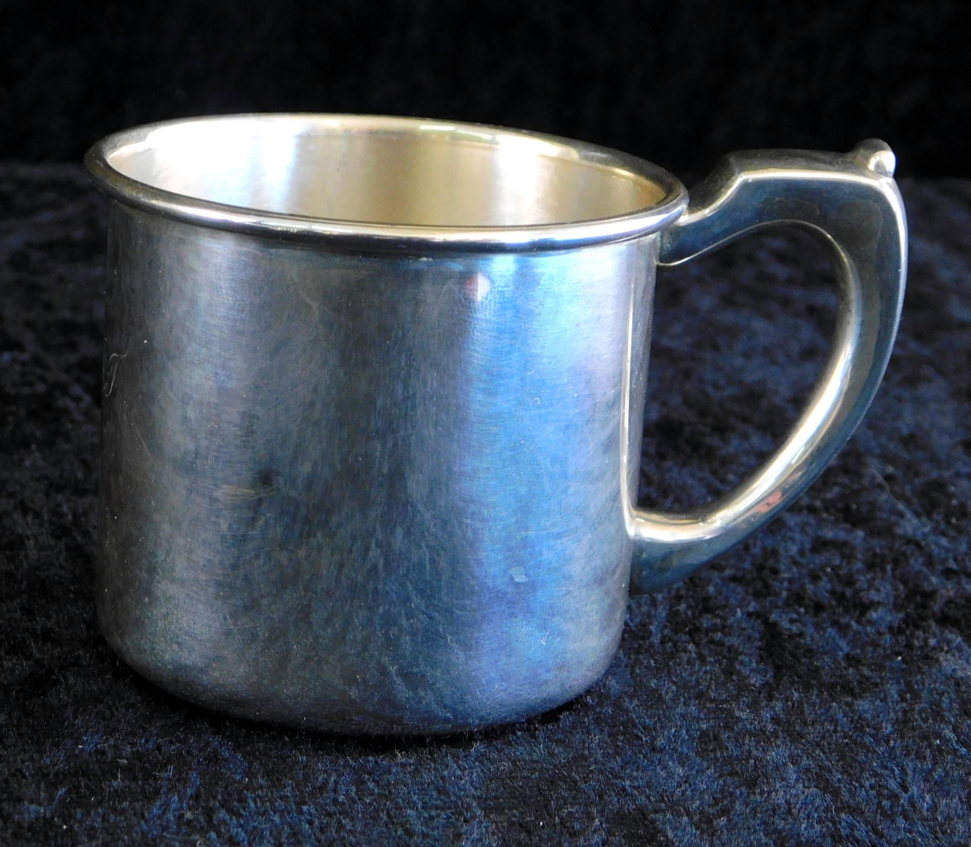 Tasse, Sterling Silber 925, gepunzt H.Gray co. inc., Nr 6409, Gewicht 68 g, Höhe 6 cm, Ø 7 cm,