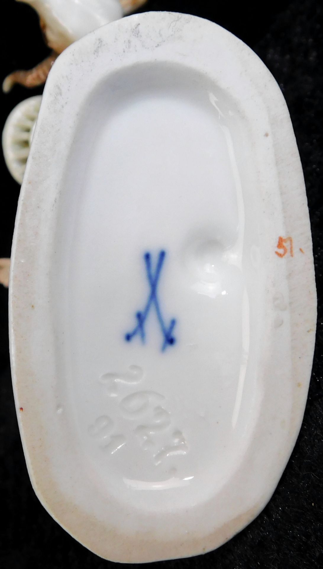 Meissen, Figurengruppe, Bäuerin auf Ochse, Knaufzeit Mitte 19. Jhdt., I.Wahl, h: 9 cm, b: 9,5 c - Bild 3 aus 3