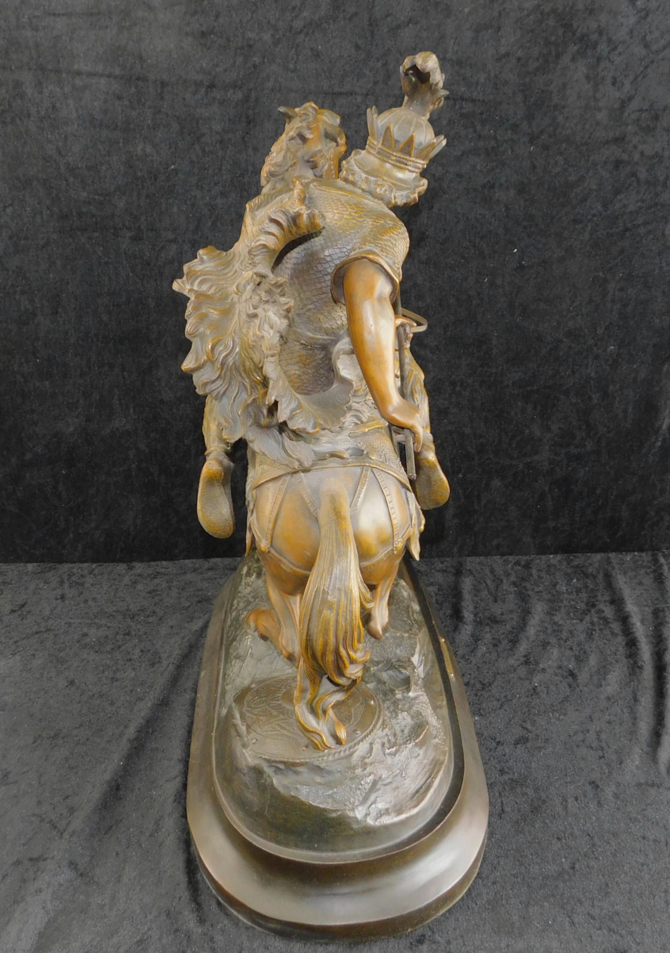 Figurenpendule, Bronze, Frankreich um 1890, Entwurf Duchoiselle, Uhrwerk AD. MouginDuc - Bild 7 aus 8