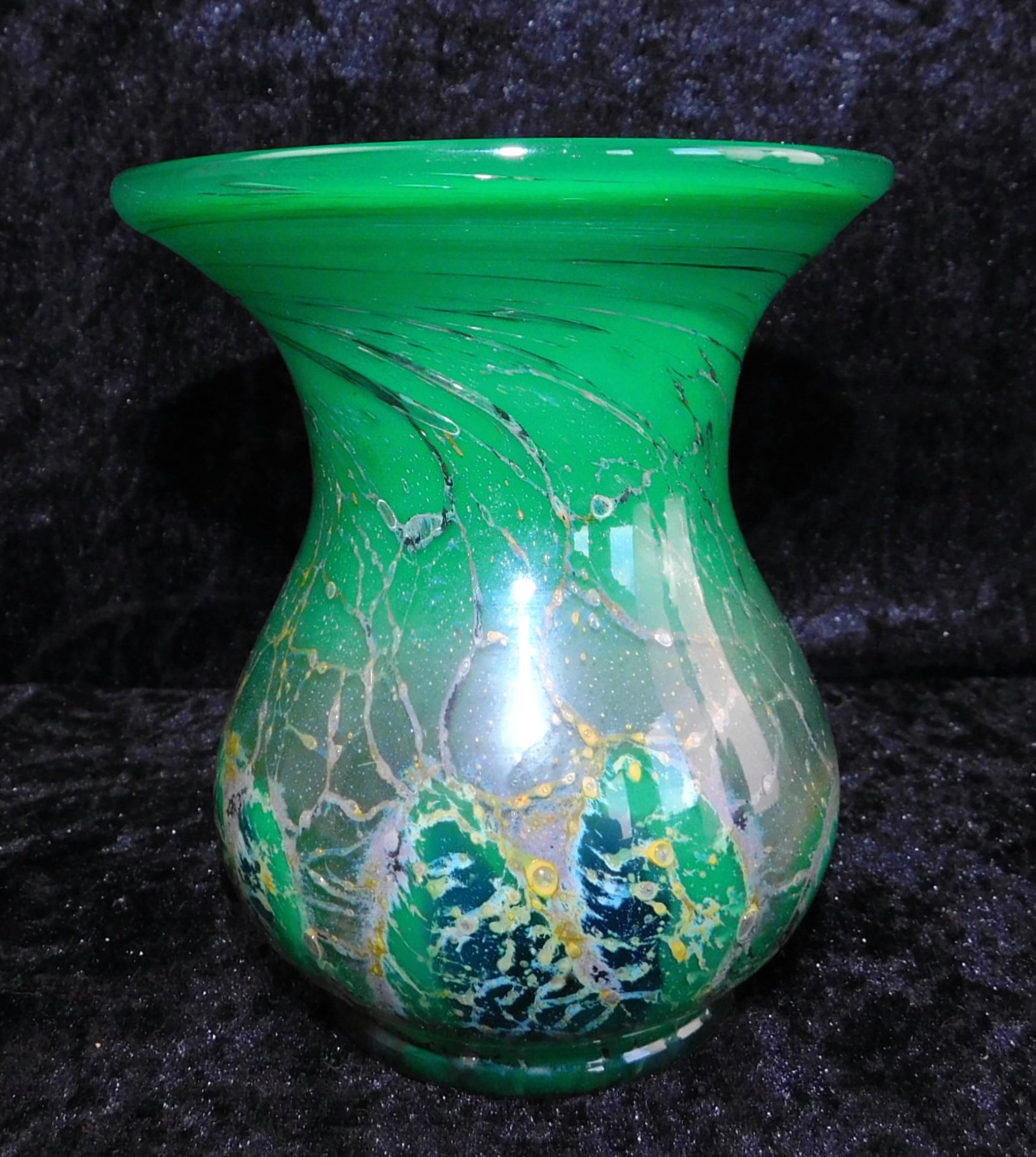 WMF, IKORA Kleine Vase, Handarbeit 1930er Jahre, Ø 11 cm, h: 12,5 cmFarbloses Kristal