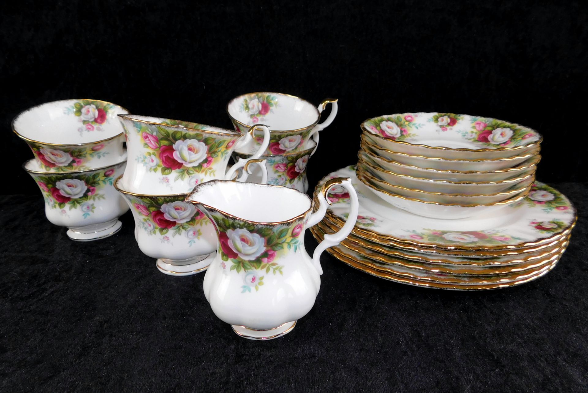 Kaffee-Service, Porzellanmanufaktur Royal Albert, England, Dekor Celebration mit Goldrand, 19- t