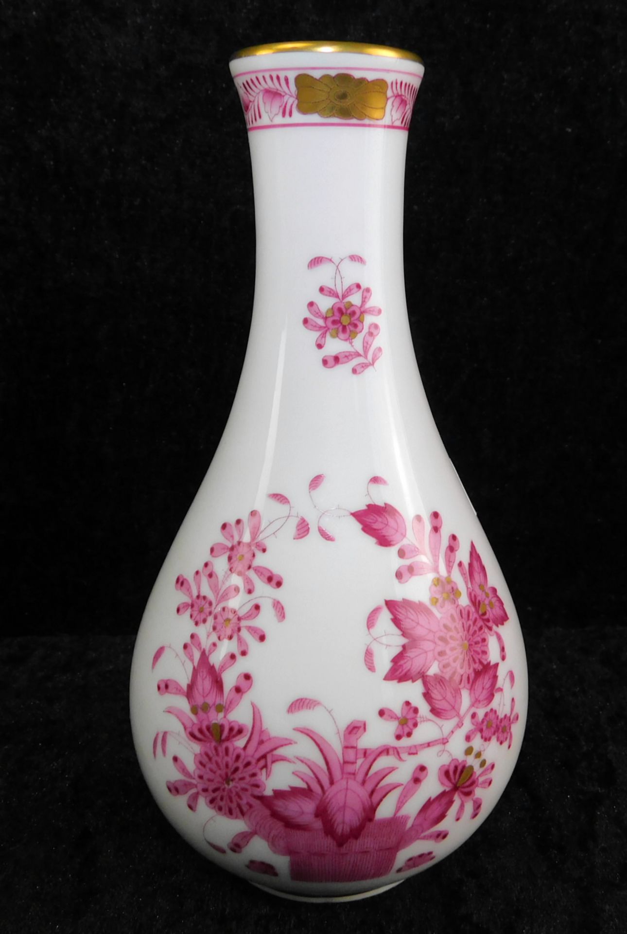 Vase, Porzellanmanufaktur Herend, Ungarn, Dekor Apponyi in Eisenrot, ziervergoldet, h: 16 cm