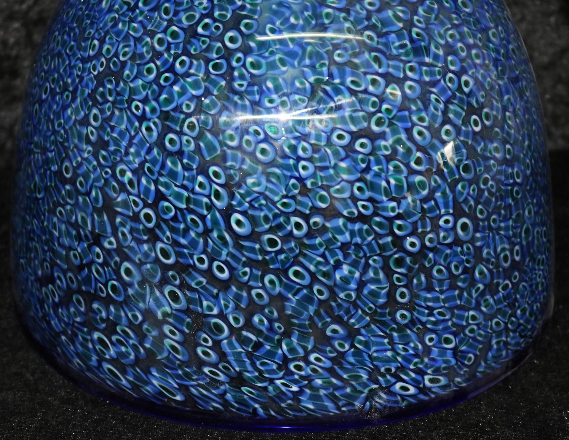 Deckenlampe, transparentes Glas, blau coloriert, geometrisches Dekor, 2. H. 20. Jh. - Image 2 of 3