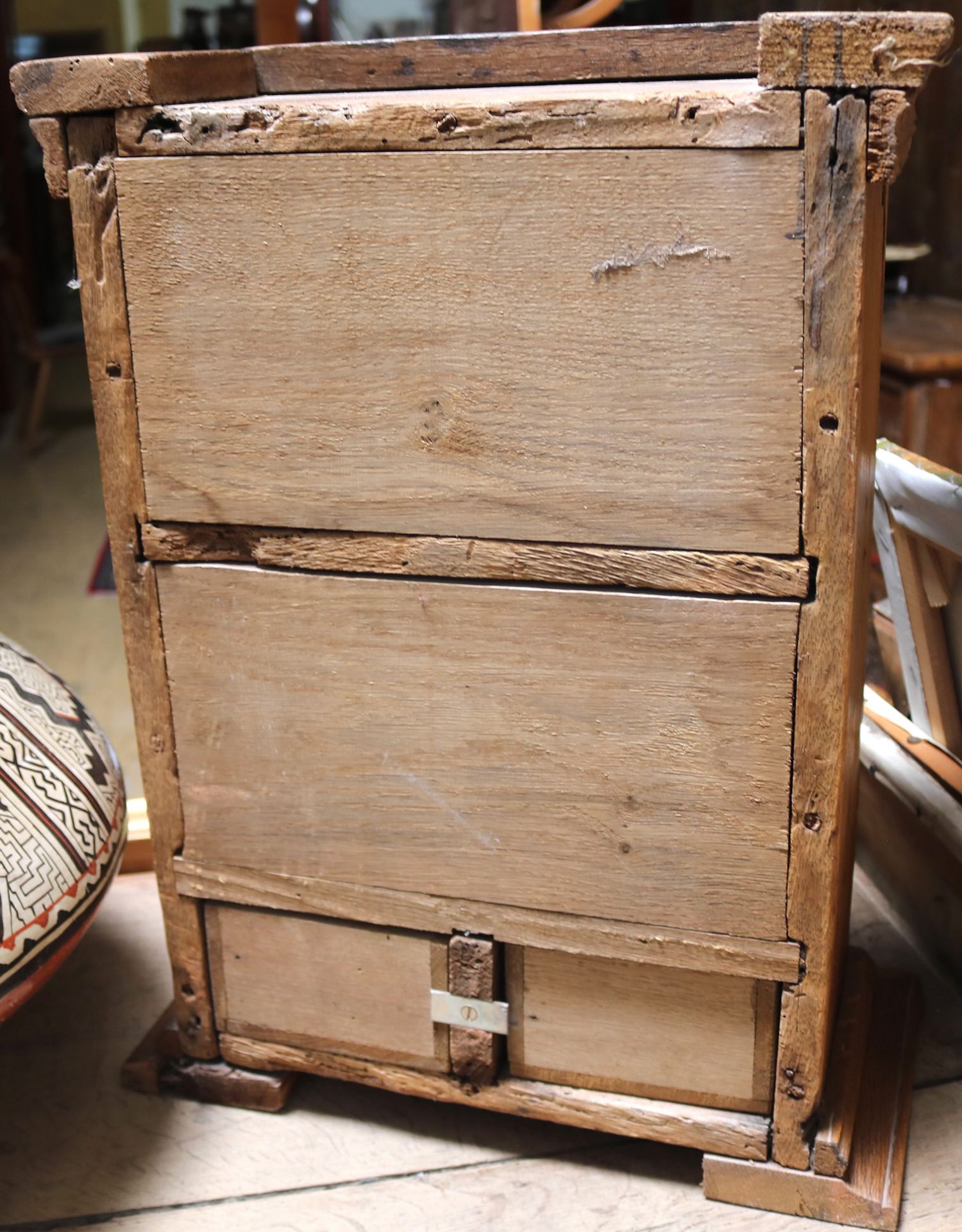 Kleiner Hängeschrank, Eiche, Barock um 1750, H: 53,5 cm - Image 4 of 5