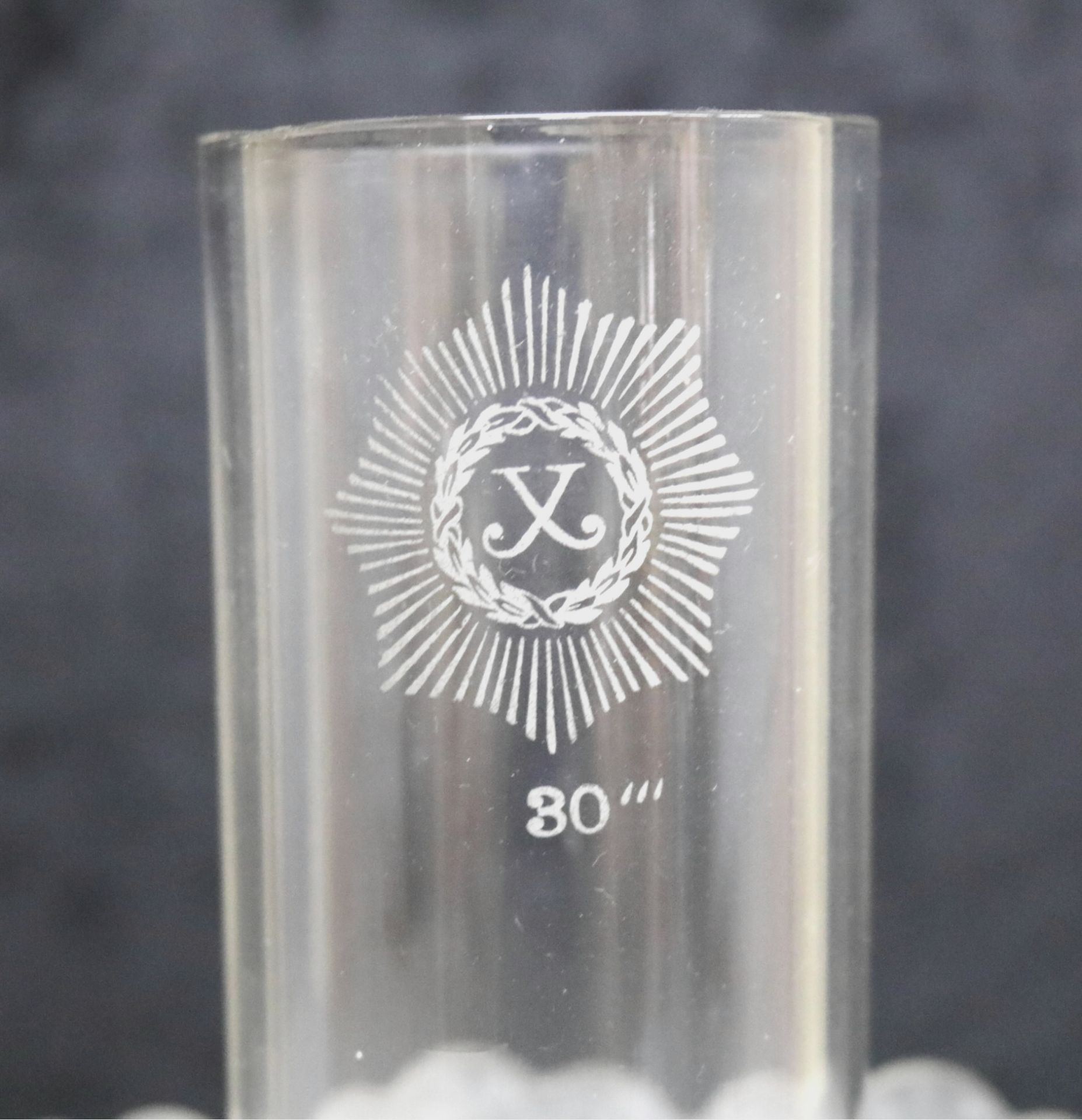 Phönix Petroleumlampe, Porzellan und Glas, grün mit Blumendekor - Image 4 of 4