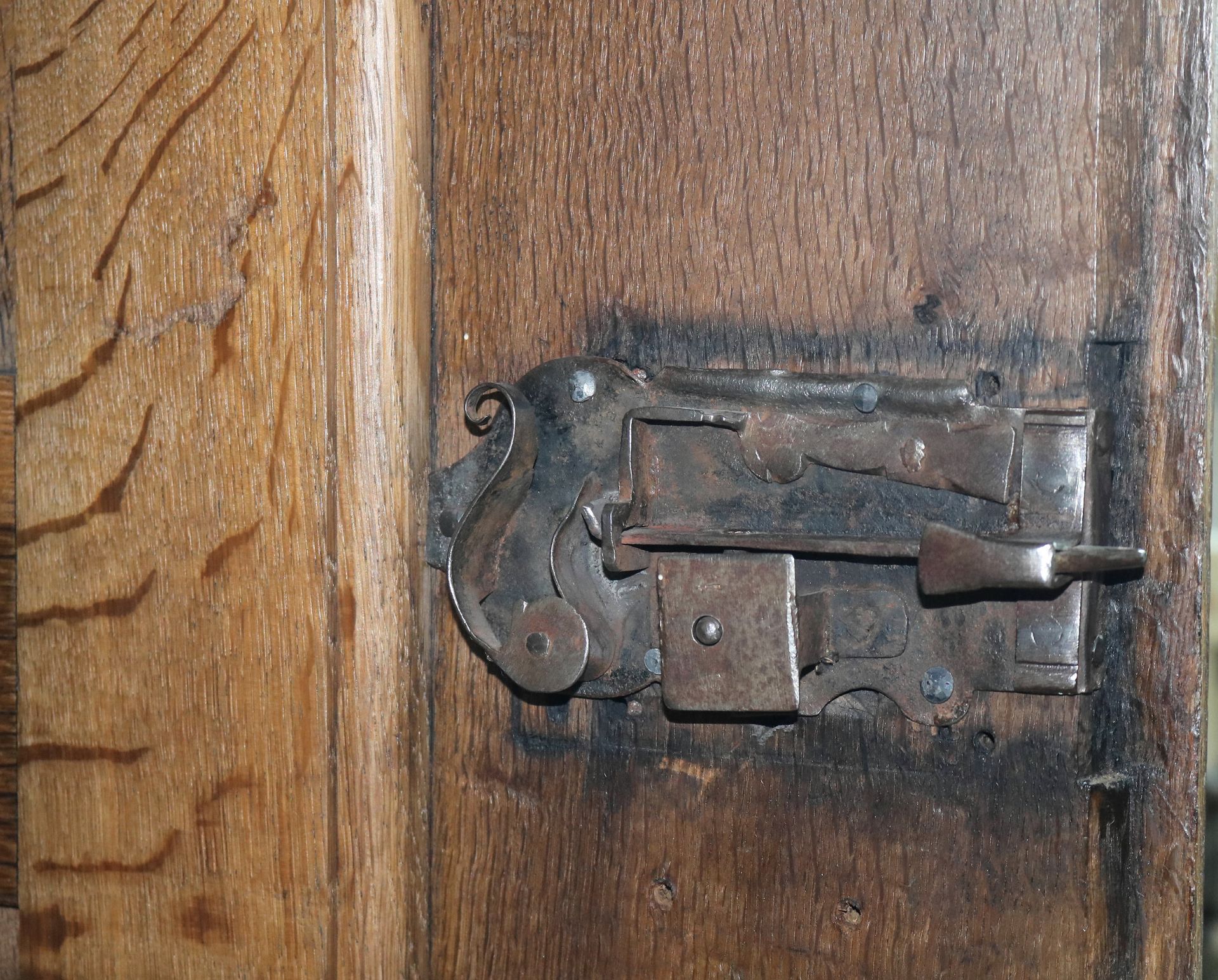 Westfälischer Eichenschrank mit Pilastern, Barock um 1750, H: 235 cm - Image 2 of 6