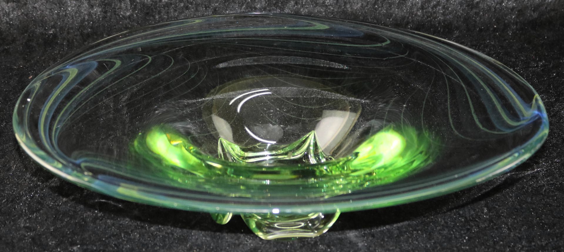 Große Designerschale, Obstschale, grünes Glas mit polygonalem Stand, 2. H. 20. Jh. - Bild 2 aus 6