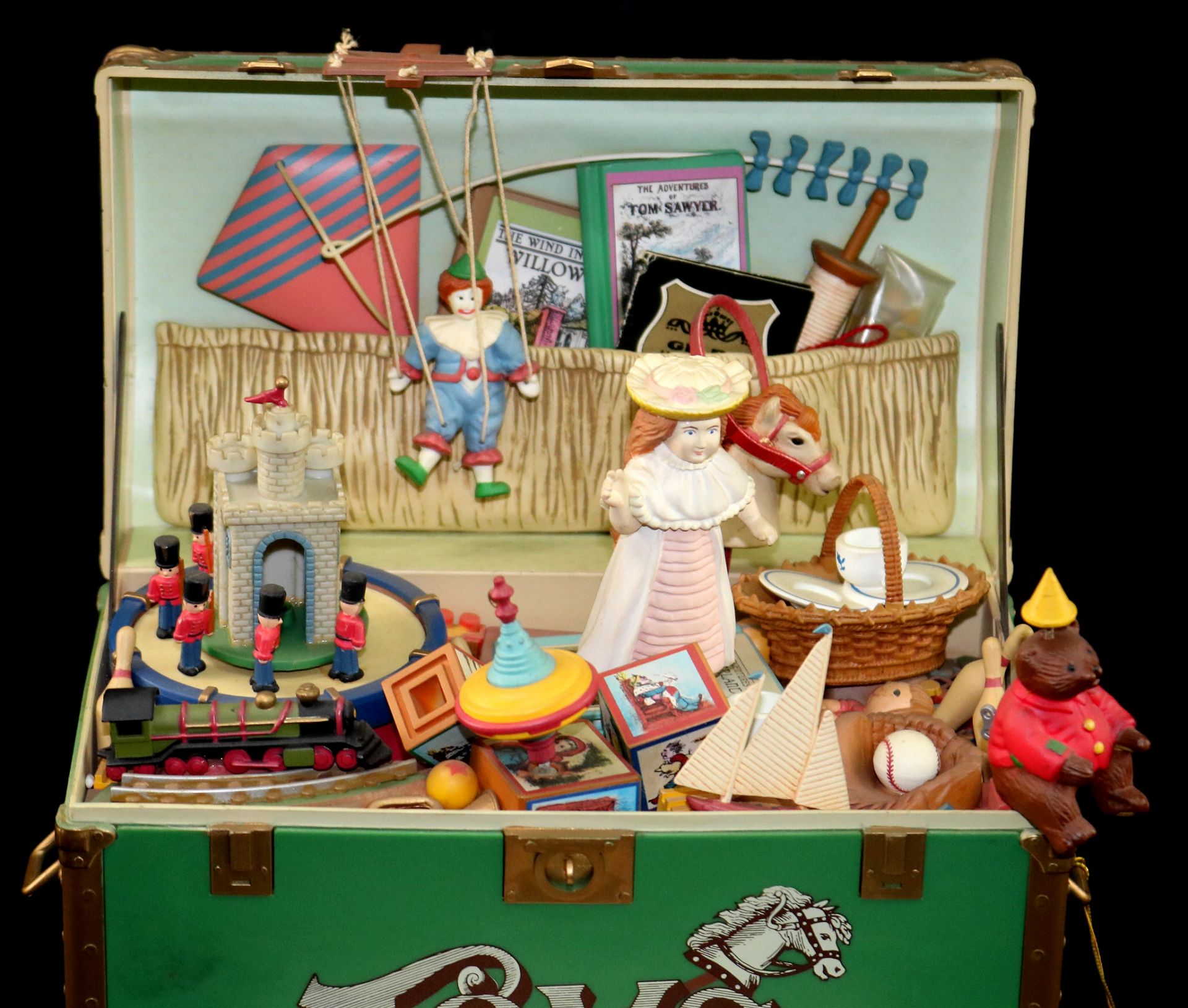 Enesco Spieluhr "Treasure Chest of Toys", Melodie "Toy Symphony", 2. H. 20. Jh. - Image 2 of 5