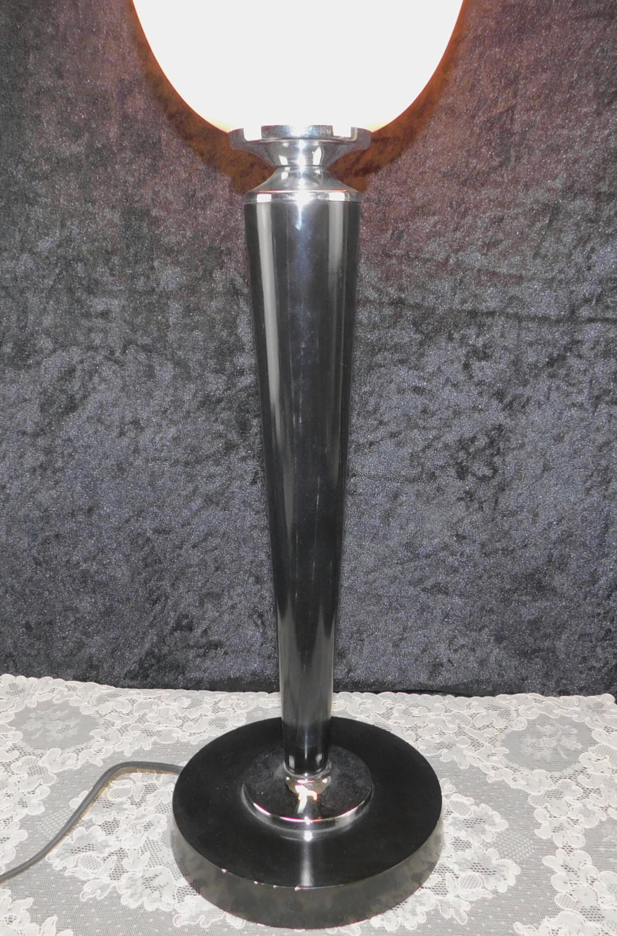 Tischlampe, Mazda, Frankreich, Art nouveau, Milchglastulpe auf Standfuß, H: 61 cm - Image 3 of 3