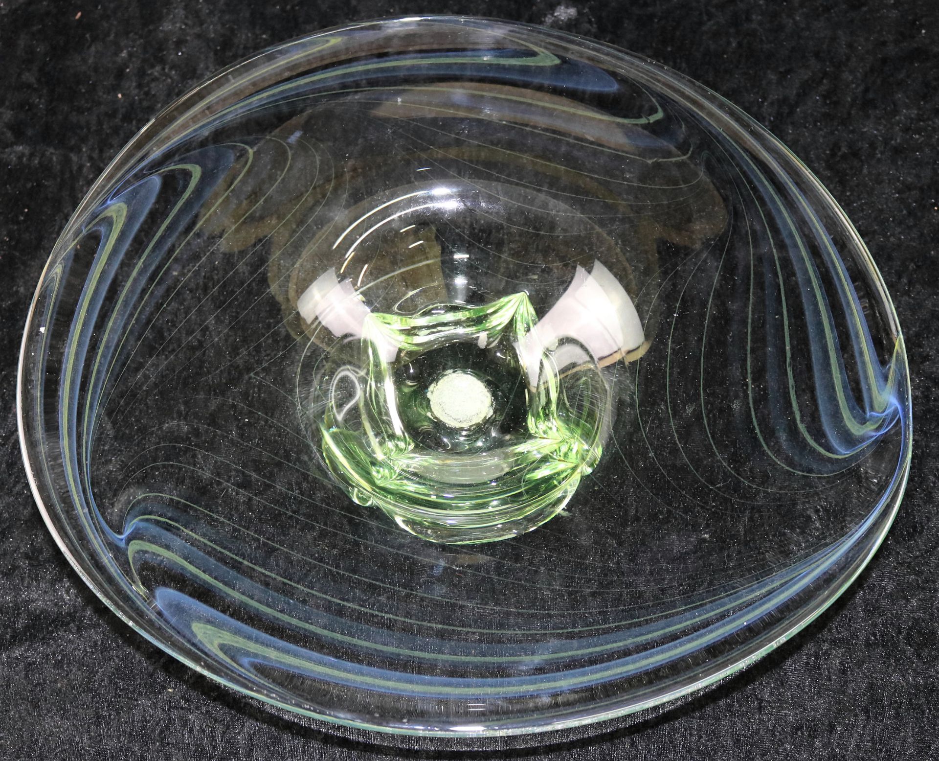 Große Designerschale, Obstschale, grünes Glas mit polygonalem Stand, 2. H. 20. Jh. - Bild 3 aus 6