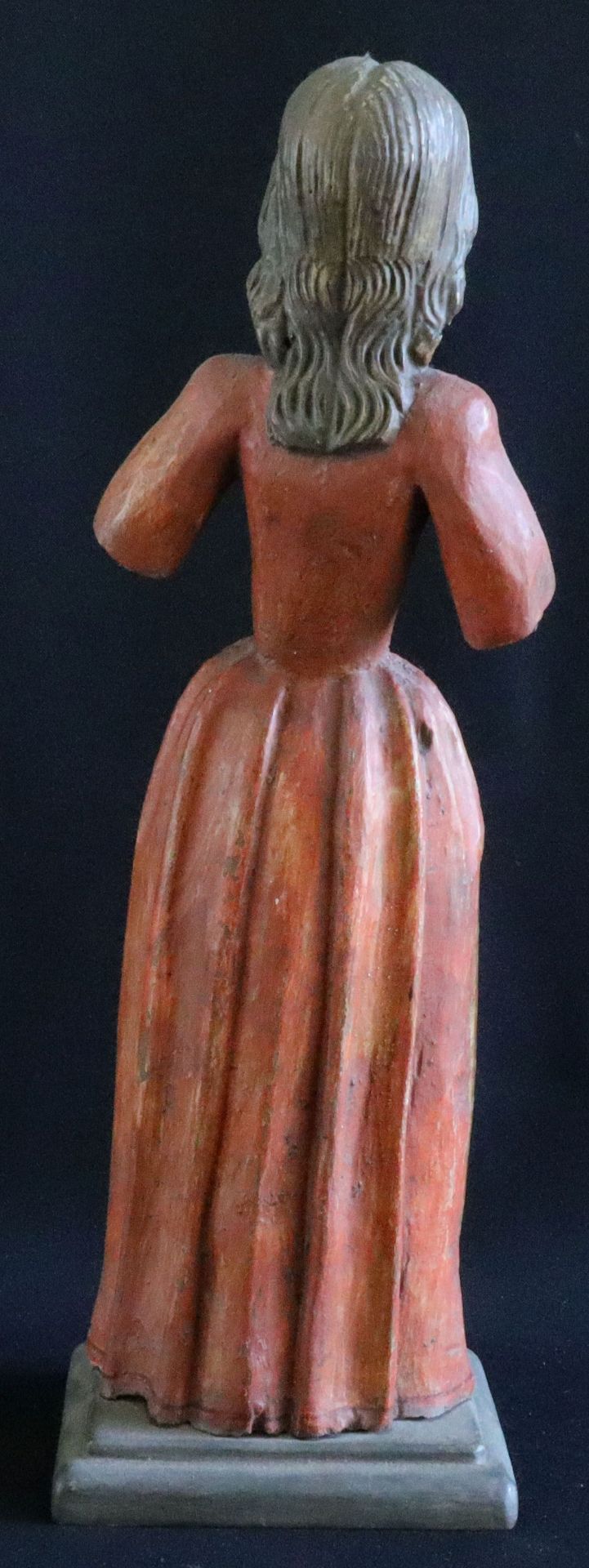 Mädchen in rotem Kleid mit Glasaugen, Italien, 19. Jh., Holz, farbig gefasst, Altersspuren, Arme - Image 3 of 4