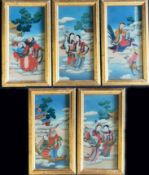 Fünf asiatische Hinterglasbilder in Goldrahmen: figürliche Szenen in und auf Wolken, zum Teil Wasser