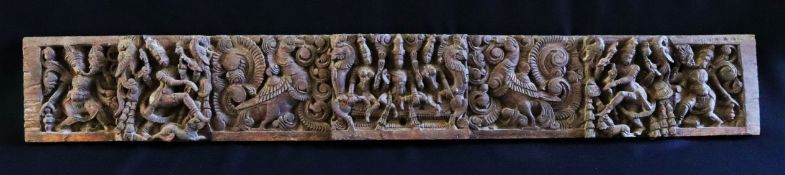 Indischer Fries, feine Holz-Schnitzarbeit, plastische Ausarbeitung figürlicher Darstellungen, 15,5 x
