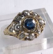 Ring, 585er GG, Saphir und zehn kleine Diamanten (holländische Rosen), Fassung um 1900, RG51