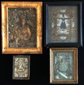 4 Klosterarbeiten, 19. Jh., süddeutsch, unter Glas gerahmt: Zwei Wachsfiguren, bekrönte Figur im Zen