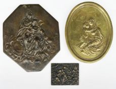 Konvolut von 3 Plaketten mit Reliefs: Italienisch, 17. Jh., Heilige Familie mit Johannes dem Täufer,