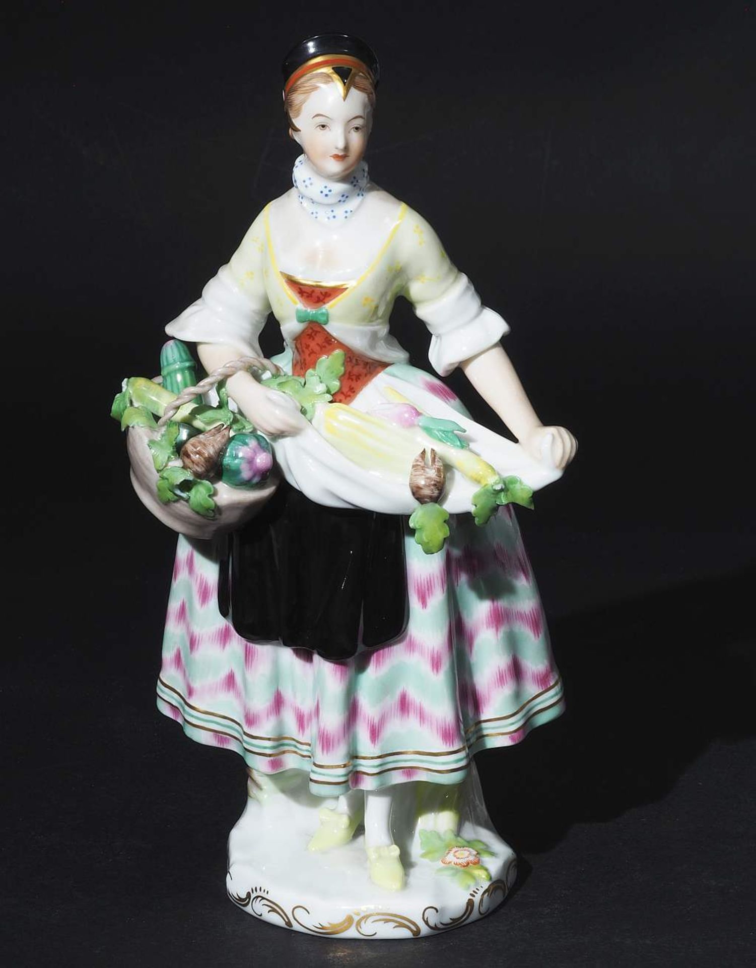 Figurine "Gemüsehändlerin", aus dem Zyklus "Wiener Aufruf", AUGARTEN WIEN, um 1930. Auf Sockel s - Bild 2 aus 7