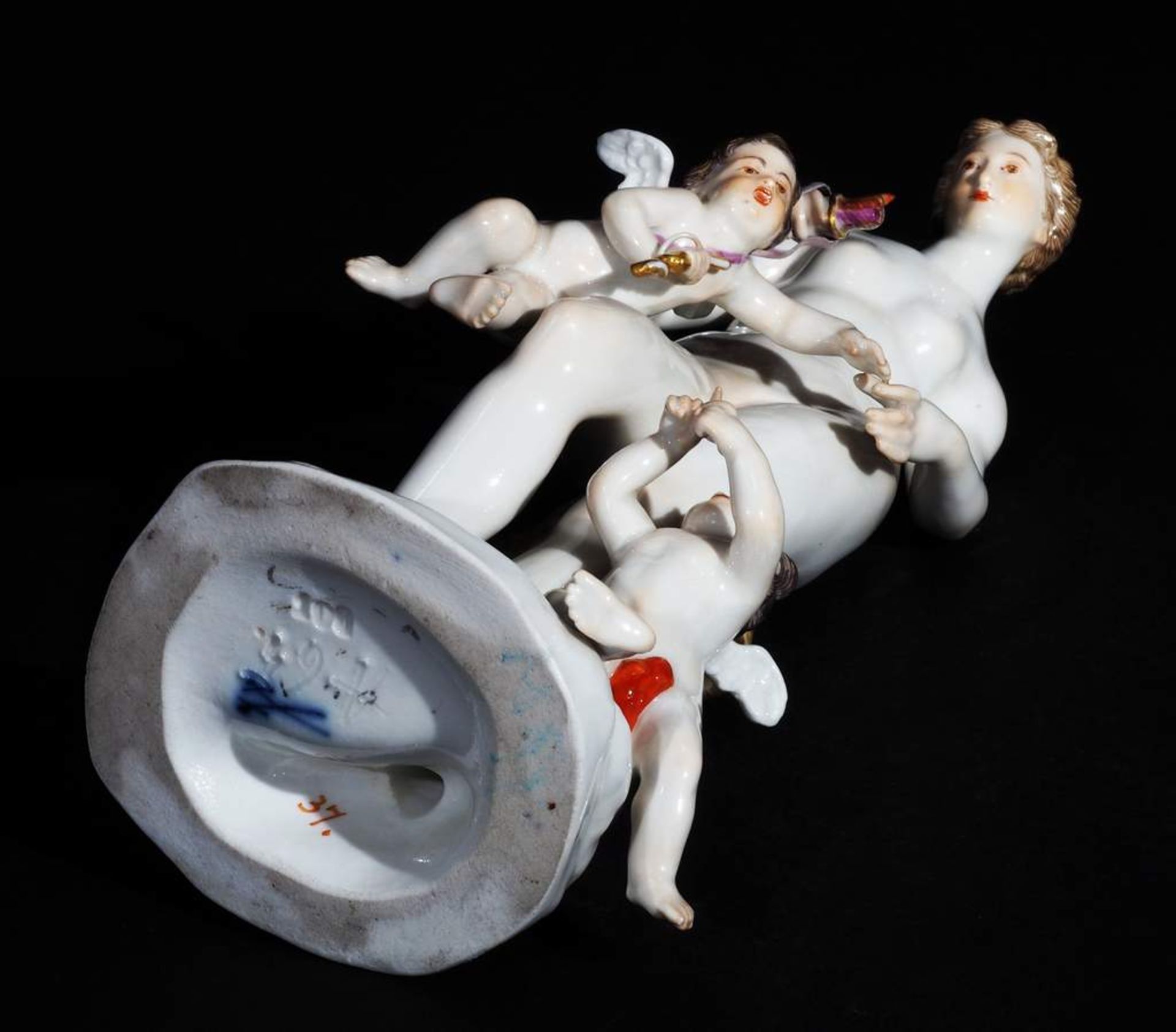 Figurengruppe "Venus mit zwei Amoretten". MEISSEN, 1870 - 1923, 1. Wahl. Modell von Johann Joachim - Bild 6 aus 7