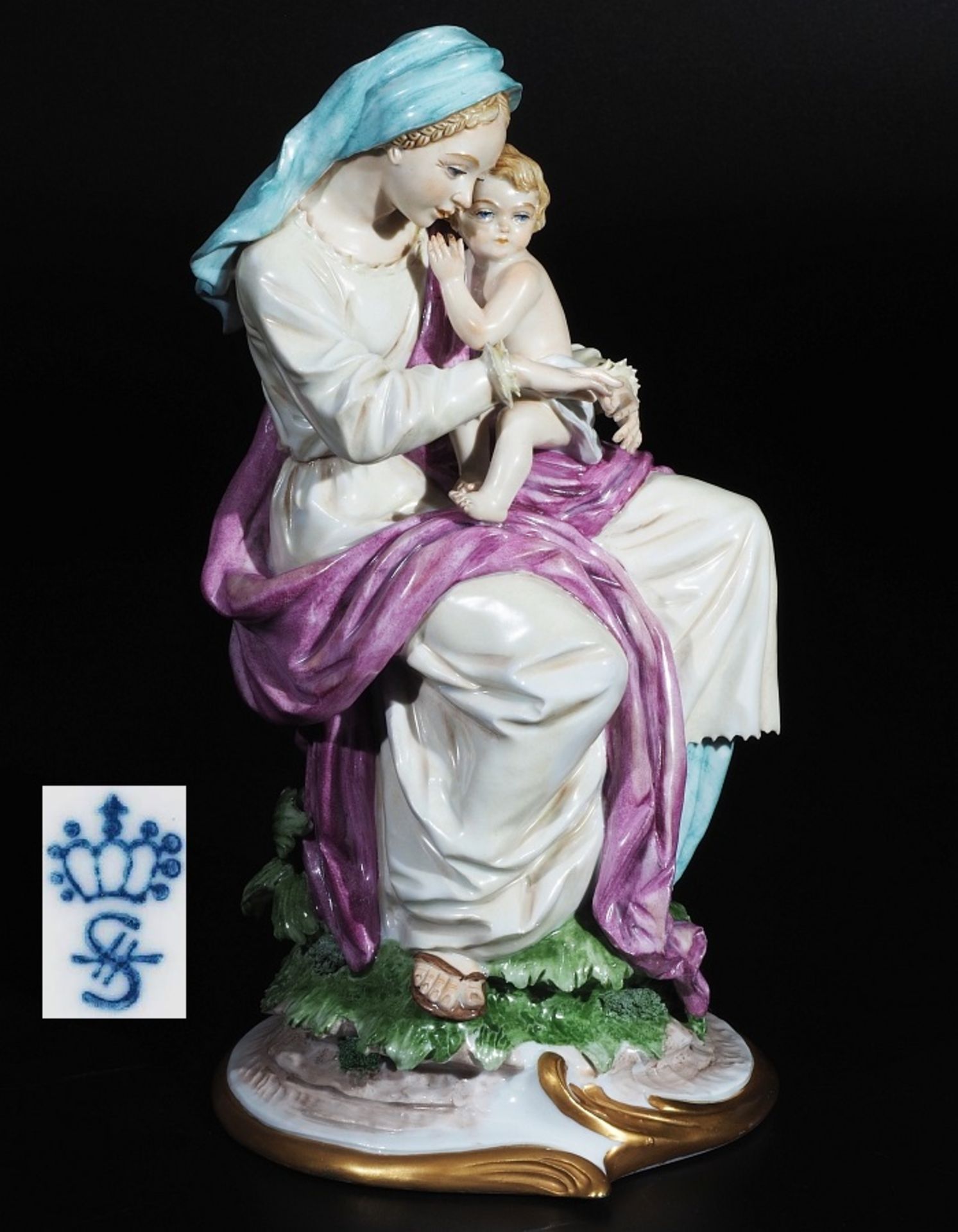 Figurengrppe "Madonna mit dem Christuskind", SITZENDORFER Porzellanmanufaktur/Thüringen. 20. Jahrh