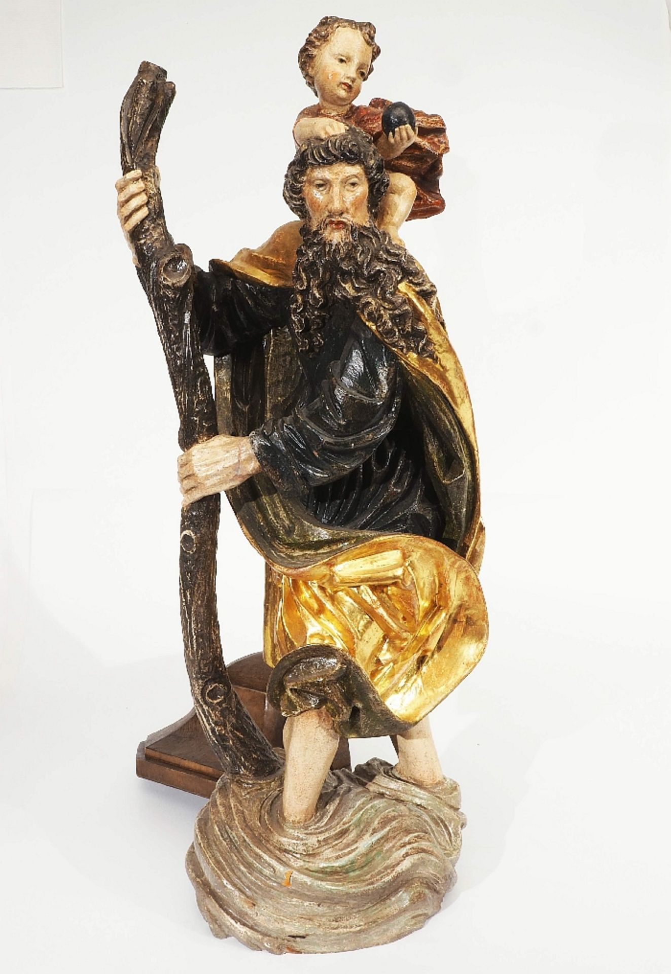 Heiliger Christopherus im gotischen Stil. Südtirol, 20. Jahrhundert. Holzplastik des heiligen Mä
